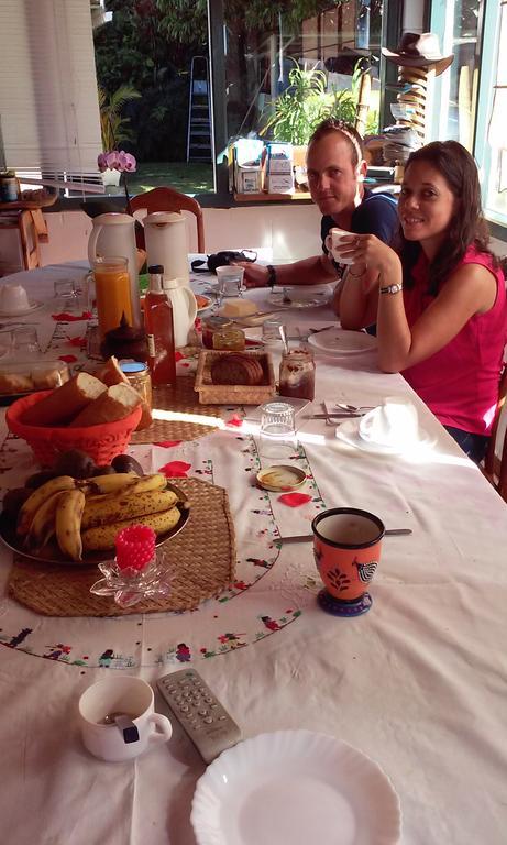 Bed and Breakfast Chez Mamie Les Avirons Exterior foto