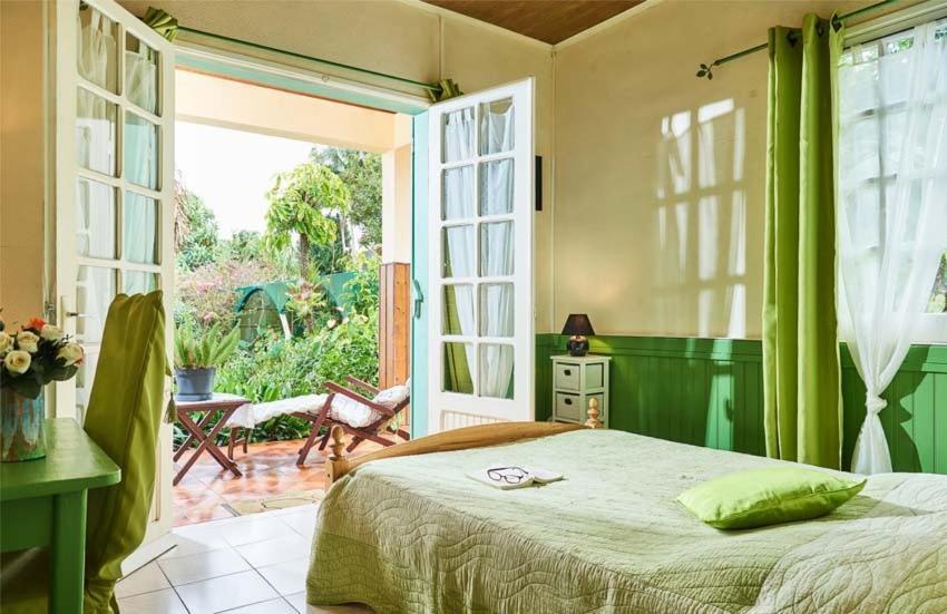 Bed and Breakfast Chez Mamie Les Avirons Exterior foto